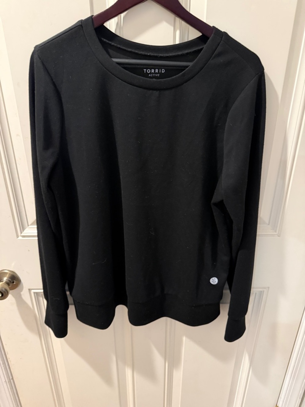 torrid Black Active Crewneck Top shirt Size 0 Smoke free home
